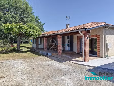 location maison 5 pièces 107 m² à bressols (82710)  1 300 €