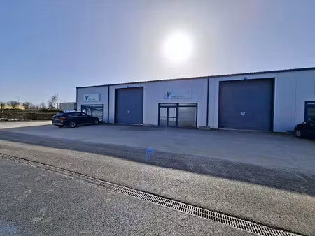 location locaux professionnels 400 m² à pont-l'eveque (14130)  2 800 €