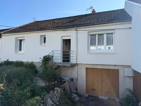 pavillon de plain pied dans villages avec commerces