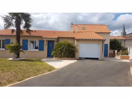 location maison à toutlemonde (49360) : à louer / 125m² toutlemonde