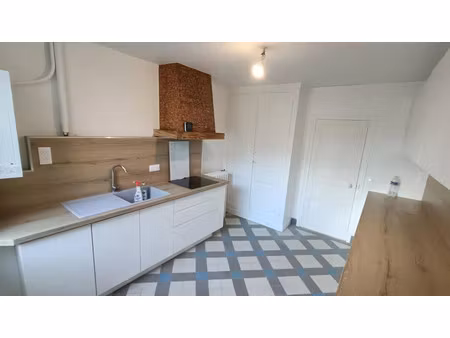 location maison 5 pièces 88 m² à sens (89100)  930 €