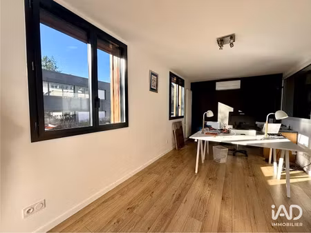 location locaux professionnels 18 m² à champagne-au-mont-d'or (69410)  630 €