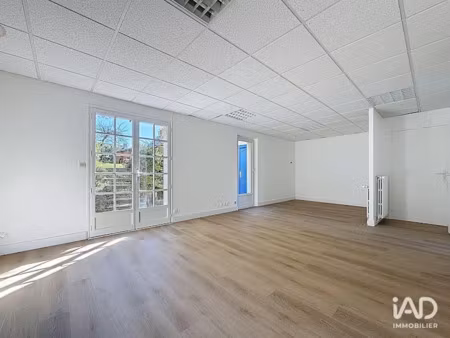 location locaux professionnels 65 m² à nantes (44000)  1 180 €