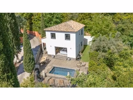 villa contemporaine t4 de 100m2 hab avec piscine et grand parking privatif !