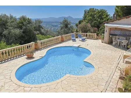 villa individuelle t4 de 190 m2 + garage - piscine - pool house - terrain 7952 m2