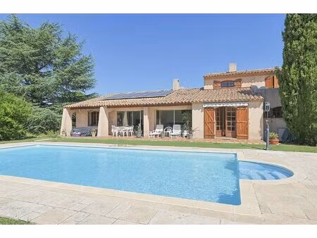 villa t5 de 210m2 sur un terrain de 3251m2 avec t2 indépendant