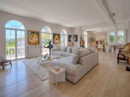 à vendre superbe villa de 260m2 avec piscine - le cannet