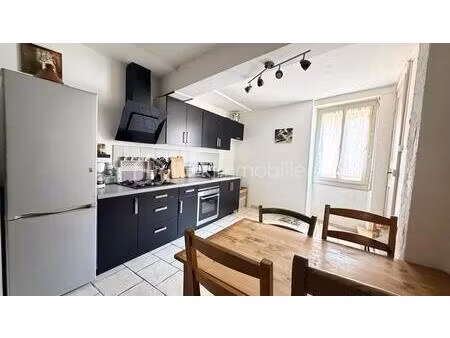 maison de village en deux faces avec garage et jardin