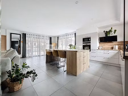 villa 3 faces plein sud rt 2012  3 chambres  1 suite parentale et un garage