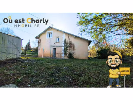 exclusivite - ancienne garde-barrière rénovée en maison avec jardin - la guierche