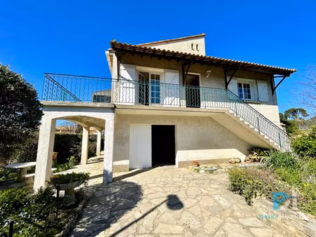 servian  villa individuelle sur 677m2 de terrain.