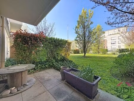 copropriete calme et securisee - appartement 2 pieces avec terrasse