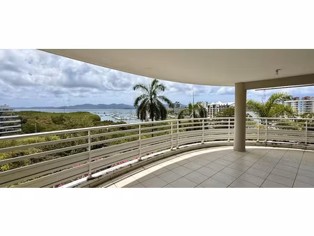 fort de france / marina etang z'abricots : magnifique t4 ave