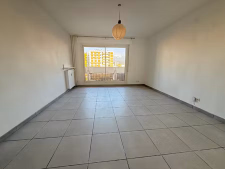 appartement t2 avec ascenseur  balcon et cave - grenoble