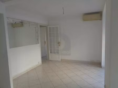 location vide a l'annee