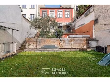 maison ancienne avec jardin et piscine
