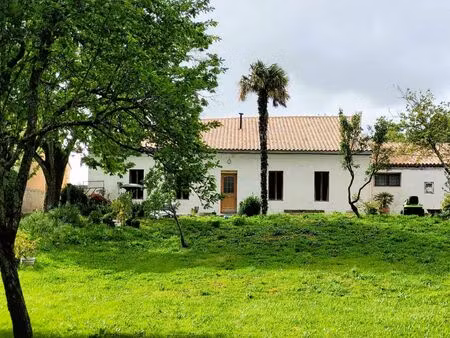 vente maison 4 pièces 140 m² saint-sorlin-de-conac (17150)