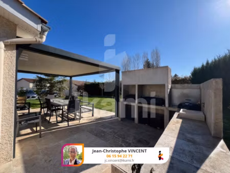 la chapelle-de-guinchay : maison avec terrasse