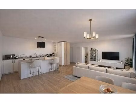 location appartement  130.04 m² t-5 à bordeaux  2 249 €