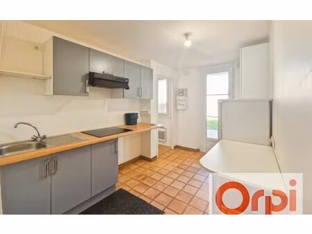 location appartement  m² t-3 à merville  750 €