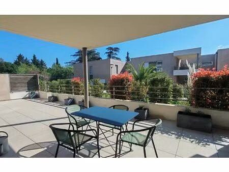 location appartement  m² t-2 à villeneuve-lès-avignon  950 €