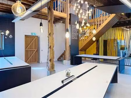 bureaux 341 m² + 15 parkings