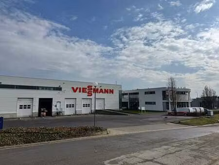 complexe semi-industriel à vendre aux plénesses