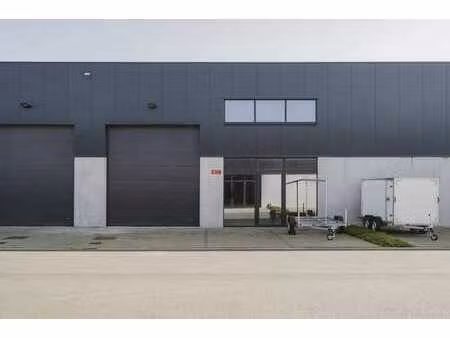 unité pme récemment construite de 220 m² à vendre dans le pr