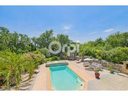 belles prestations-piscine-double garage-proche commodités