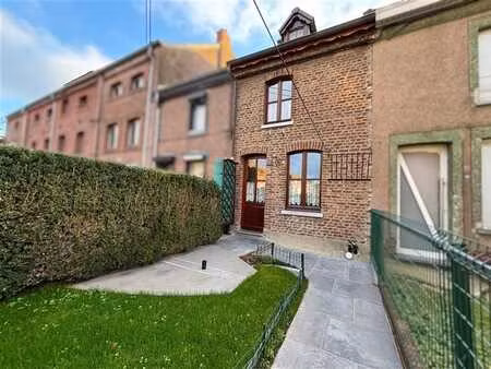 jolie maison 2 façades avec jardin