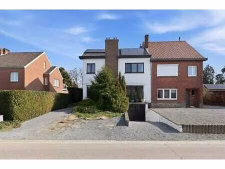 charmante  energiezuinige gezinswoning met garage in sint...