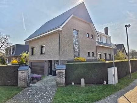 kraainem - villa 6ch. avec garage  terrasse et jardin