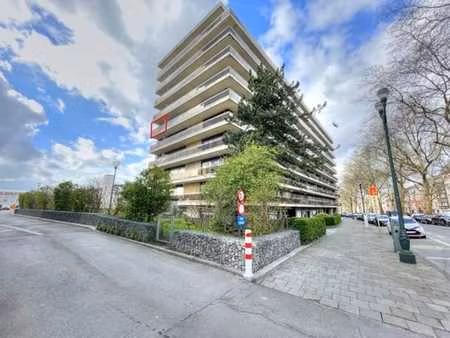 josaphat/voltaire: appt 100 m² deux chambre + terrasse peb c