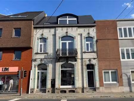 joli rez commerciale au coeur de tubize