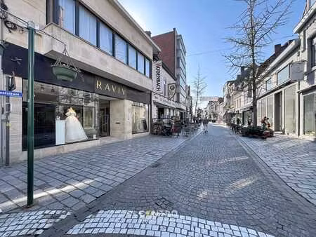 handelspand met uitstraling (420 m² winkelruimte + extra ...