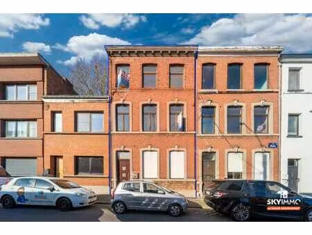 maison 4ch- 3 sdb- 2 garages-panneaux solaires -liege -peb d