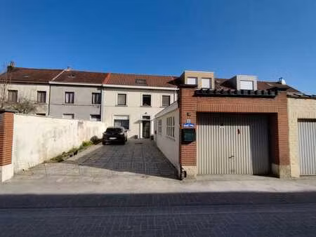 agréable maison 3 chambres + box de garage (2 voitures) + ex