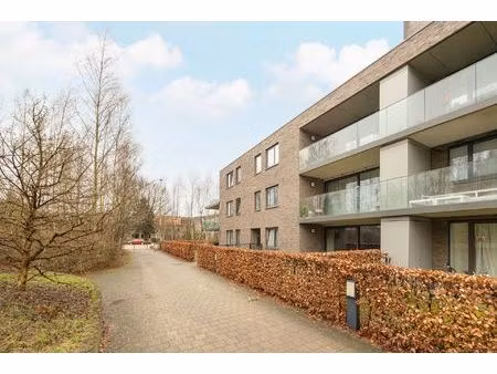 gelijkvloers appartement met gezellig terras en tuin