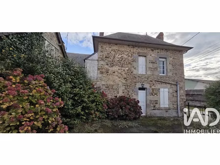maison à neuilly-le-vendin (53250)