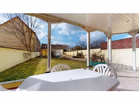 superbe 3/4 pièces de 135 m² type loft avec jardin de 408 m² et grange aménageable ? proch