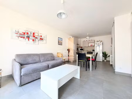 a vendre en exclusivite 84120 pertuis appartement type 2 pieces avec cave et 1 place de st