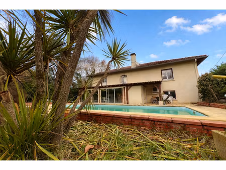 a 5 min de montauban - superbe maison familiale avec piscine et grand terrain ?