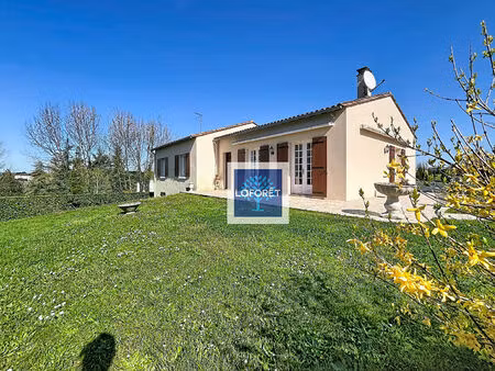 maison 3 chambres  proche commodités  jardin clos