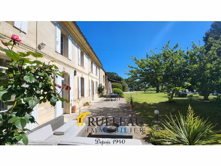 maison bourgeoise en pierre 330 m2 avec volumes exceptionnel