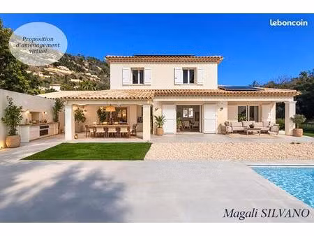 villa récente f5 avec piscine à pied du village