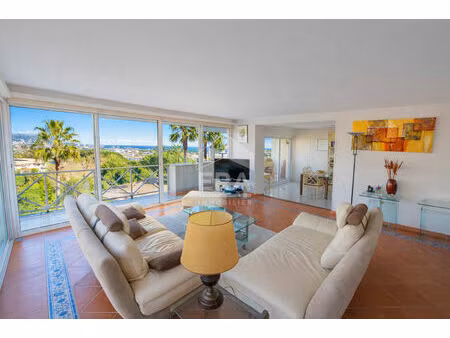 rare. superbe 5 pièces avec vue mer  master suite  résidence dominante. tout à pied