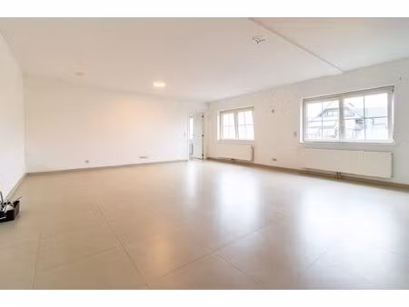 bureaux à vendre à chaussée de wavre 385b wavre (vbe00601)