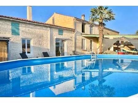 vente maison piscine à bernay-saint-martin (17330) : à vendre piscine / 125m² bernay-saint