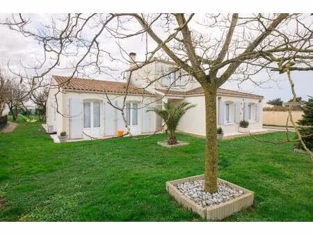 vente maison 6 pièces 180 m² yves (17340)