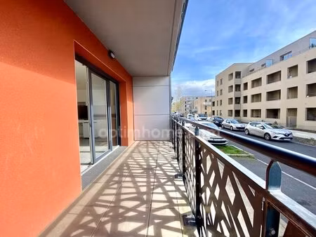 appartement t3 ultra lumineux avec balcon - garage fermé - place de stationnement...